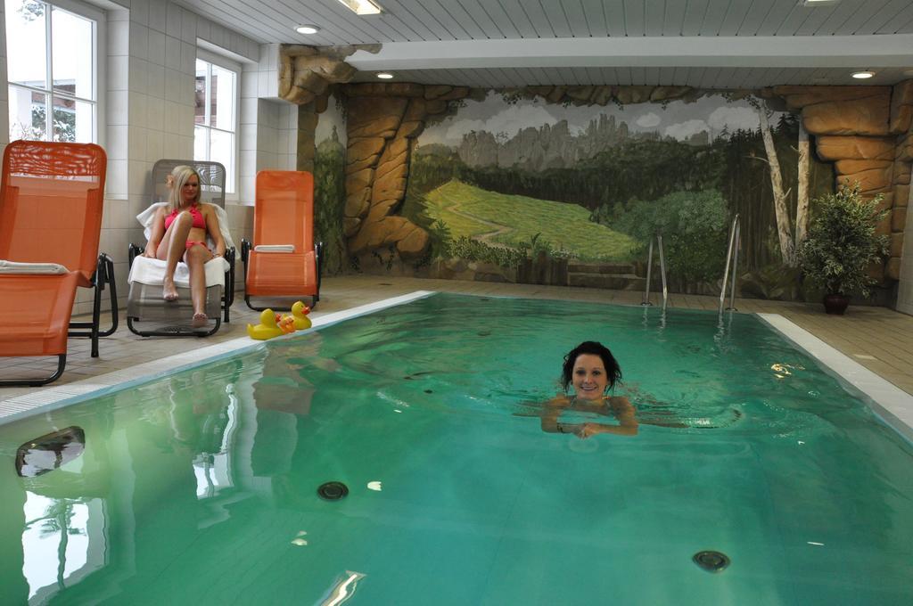 Hotel Gondelfahrt Kurort Jonsdorf Esterno foto
